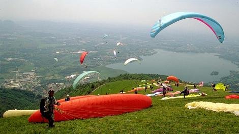 parapendio e escursionismo sul monte cornizzolo 3